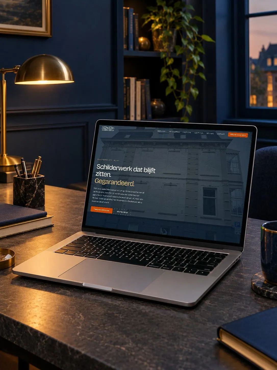 De website van Heyst Schilderwerken op een tablet